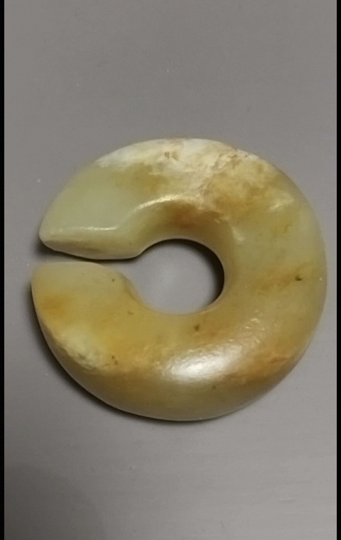 古玩玉器仿“紅山文化”玉玦真品鑒賞圖