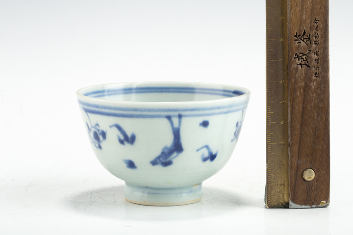 古玩陶瓷清康熙·青花魚藻紋茶圓真品鑒賞圖