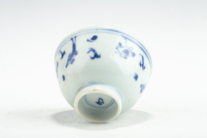 古玩陶瓷清康熙·青花魚藻紋茶圓真品鑒賞圖