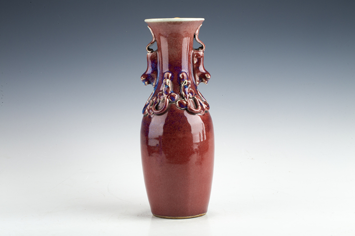 古玩陶瓷清晚·窯變紅釉堆塑螭龍獅耳瓶真品鑒賞圖