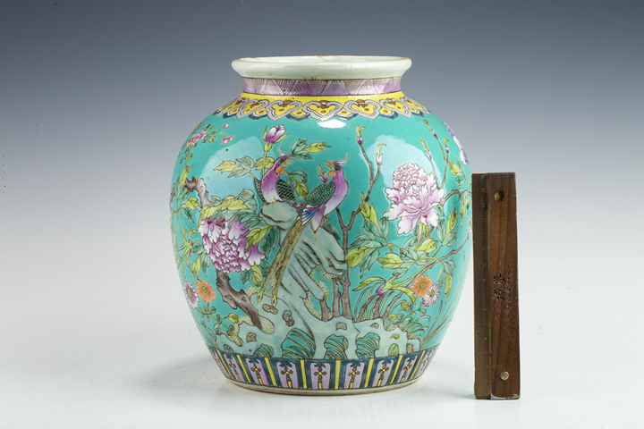 古玩陶瓷民國·松石綠地粉彩錦雞牡丹紋尊真品鑒賞圖