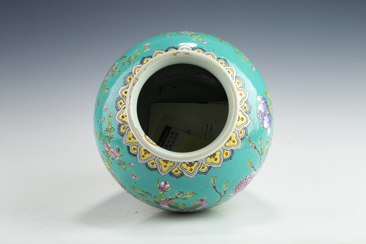 古玩陶瓷民國·松石綠地粉彩錦雞牡丹紋尊真品鑒賞圖