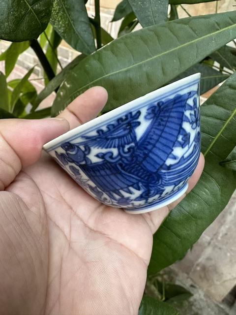 古玩陶瓷青花鳳傳花卉紋杯真品鑒賞圖