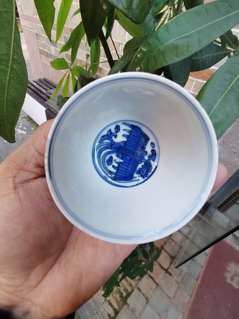 古玩陶瓷青花鳳傳花卉紋杯真品鑒賞圖