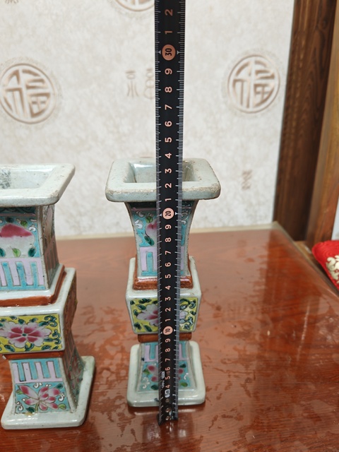 古玩陶瓷粉彩花卉紋花觚真品鑒賞圖