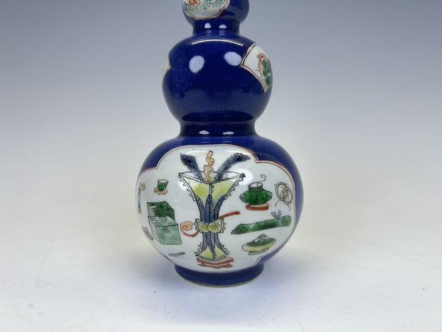 古玩陶瓷清康熙·青花灑藍釉博古開窗五彩葫蘆瓶真品鑒賞圖