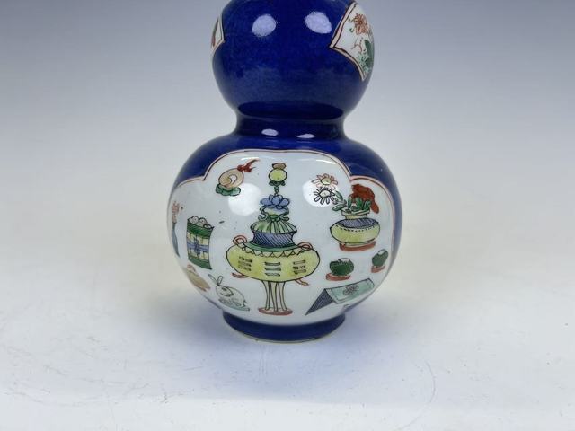 古玩陶瓷清康熙·青花灑藍釉博古開窗五彩葫蘆瓶真品鑒賞圖