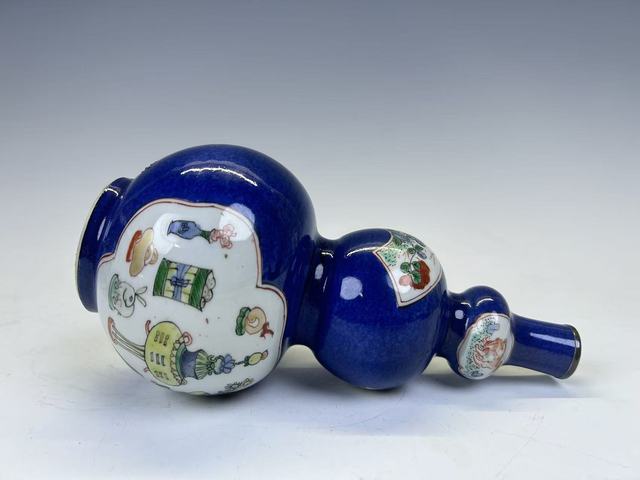 古玩陶瓷清康熙·青花灑藍釉博古開窗五彩葫蘆瓶真品鑒賞圖