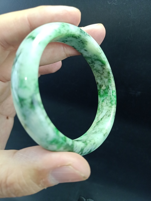 古玩玉器翡翠鐲子真品鑒賞圖