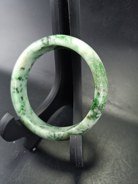 古玩玉器翡翠鐲子真品鑒賞圖