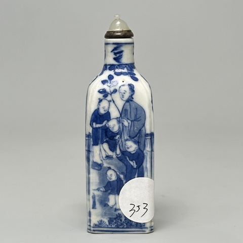 古玩陶瓷青花人物故事紋鼻煙壺真品鑒賞圖