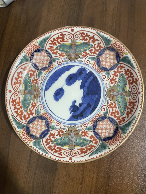 古玩陶瓷青花五彩花卉蝴蝶紋臥盤（日本）真品鑒賞圖