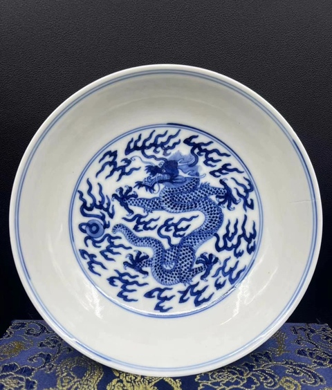 古玩陶瓷青花龍紋盤，疑似復(fù)窯真品鑒賞圖