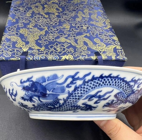 古玩陶瓷青花龍紋盤，疑似復(fù)窯真品鑒賞圖
