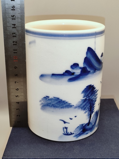 古玩陶瓷清末民國，青花山水人物筆筒拍賣，當前價格0元