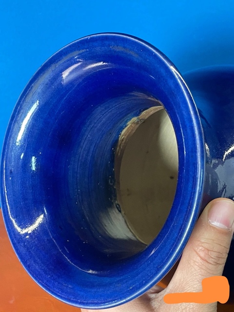 古玩陶瓷清中期霽藍釉賞瓶真品鑒賞圖