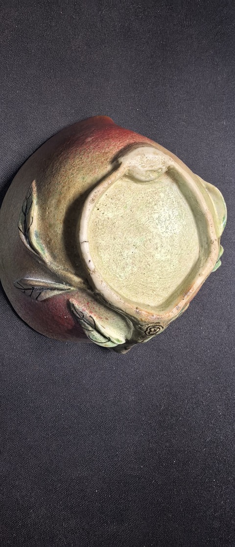 古玩陶瓷清晚期 粉彩壽桃杯真品鑒賞圖