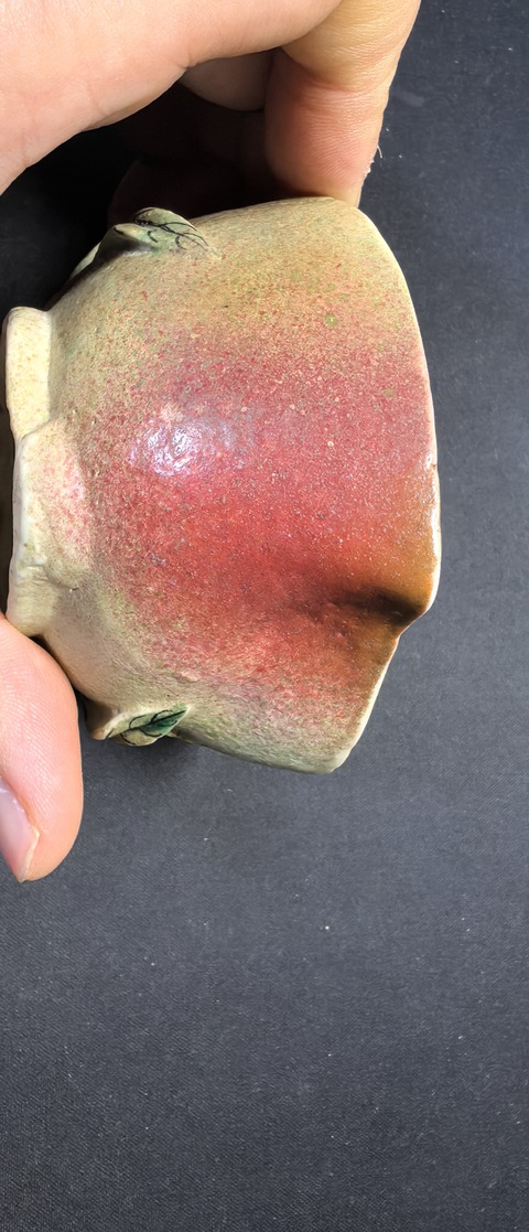 古玩陶瓷清晚期 粉彩壽桃杯真品鑒賞圖