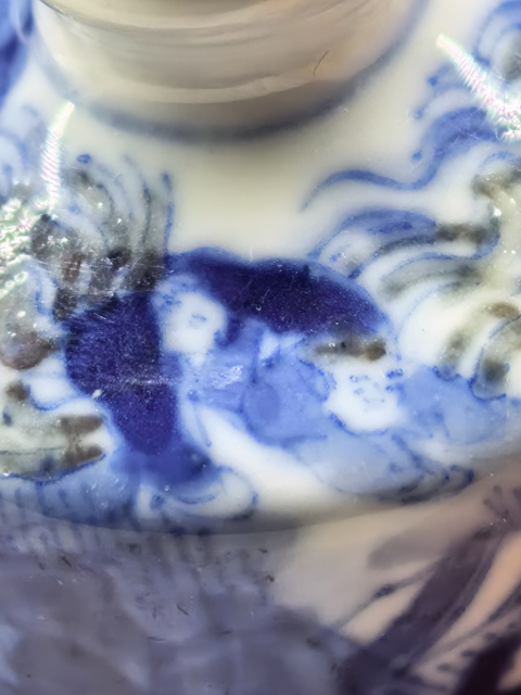 古玩陶瓷青花釉里紅人物故事紋鼻煙壺真品鑒賞圖