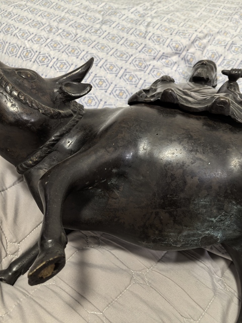 古玩銅器牛形香薰真品鑒賞圖