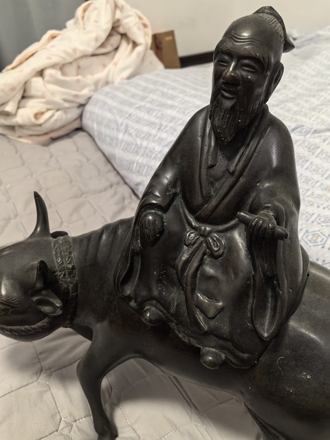 古玩銅器牛形香薰真品鑒賞圖