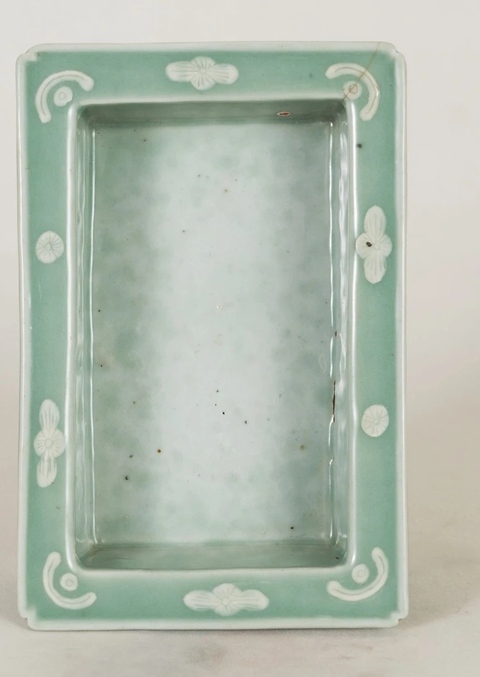 古玩陶瓷豆青堆白水仙盆真品鑒賞圖