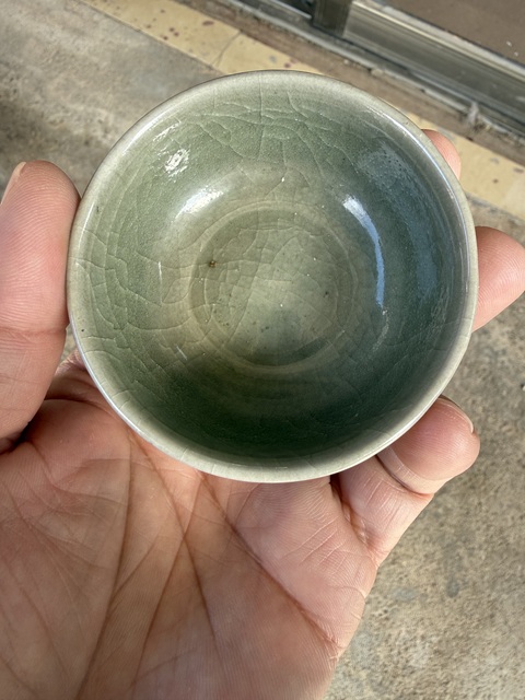 古玩陶瓷龍泉青瓷杯真品鑒賞圖