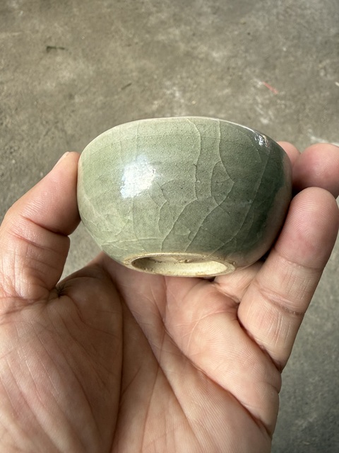 古玩陶瓷龍泉青瓷杯真品鑒賞圖