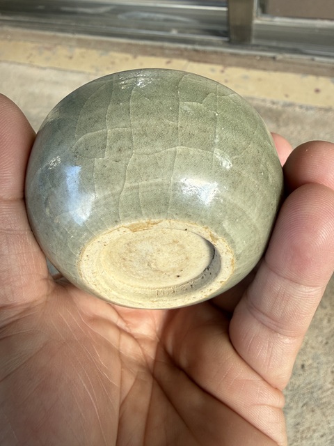 古玩陶瓷龍泉青瓷杯真品鑒賞圖