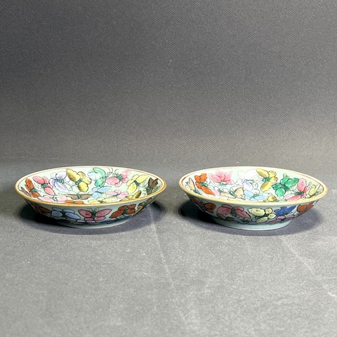 古玩陶瓷清·乾隆本朝款百蝶盤一對拍賣，當前價格9999元