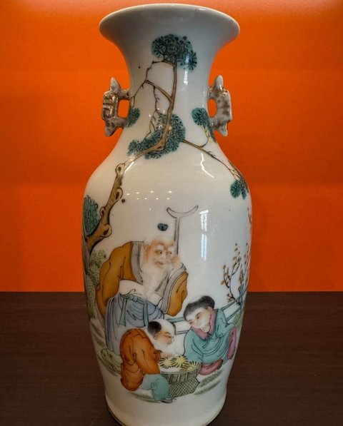 古玩陶瓷人物紋雙耳撇口瓶真品鑒賞圖