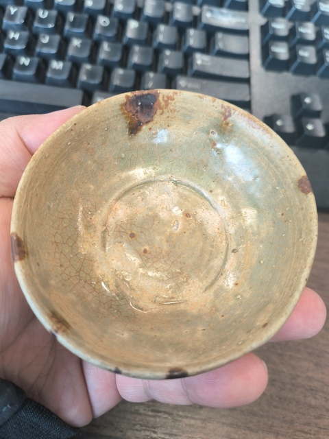 古玩陶瓷越窯青瓷褐彩杯真品鑒賞圖