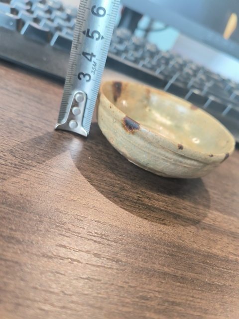 古玩陶瓷越窯青瓷褐彩杯真品鑒賞圖