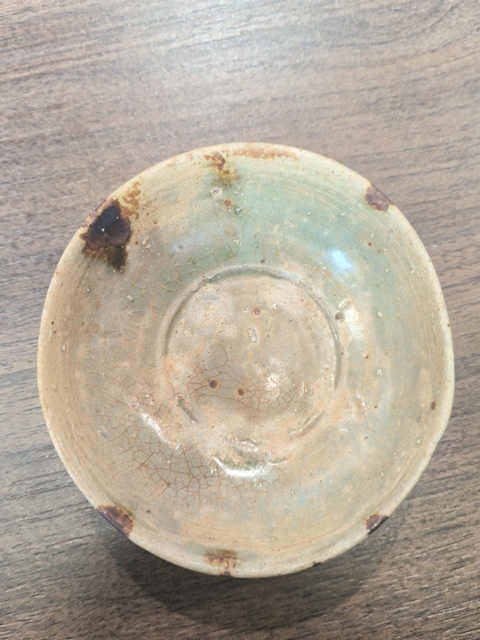 古玩陶瓷越窯青瓷褐彩杯真品鑒賞圖