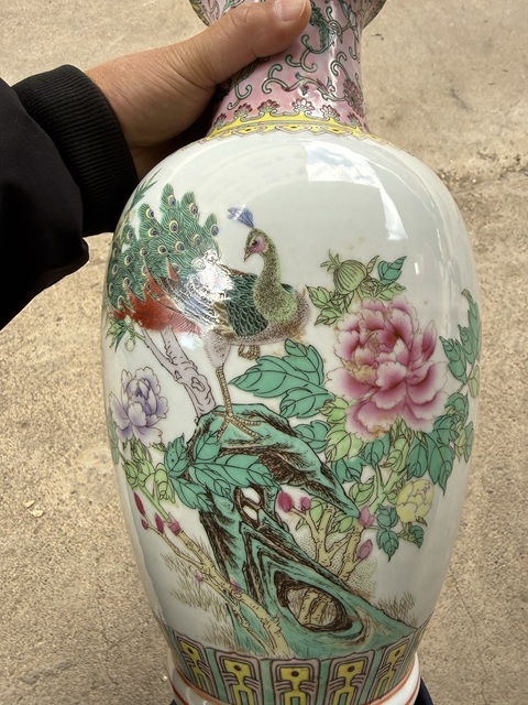 古玩陶瓷花鳥紋瓶真品鑒賞圖