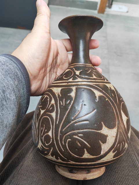 古玩陶瓷褐釉刻花玉壺春瓶真品鑒賞圖