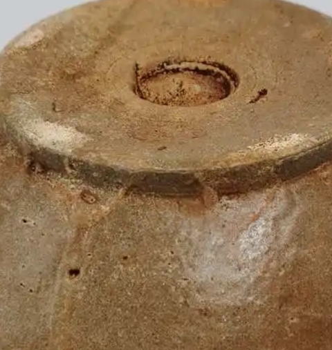 古玩陶瓷五代越窯花口出筋盞真品鑒賞圖