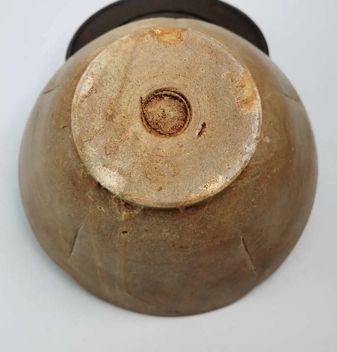 古玩陶瓷五代越窯花口出筋盞真品鑒賞圖