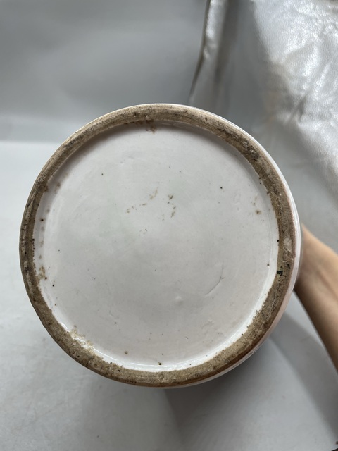 古玩陶瓷人物紋瓶真品鑒賞圖