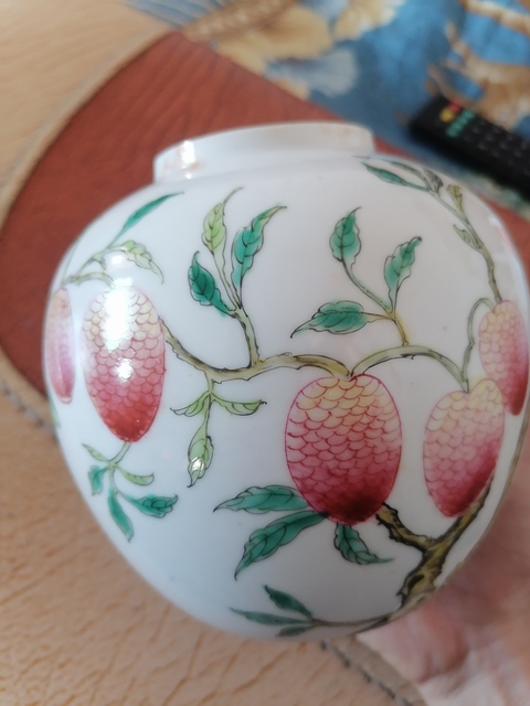 古玩陶瓷粉彩瓜果紋罐真品鑒賞圖