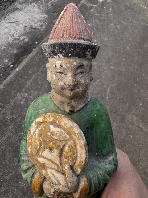 古玩陶瓷明代三彩陶俑真品鑒賞圖