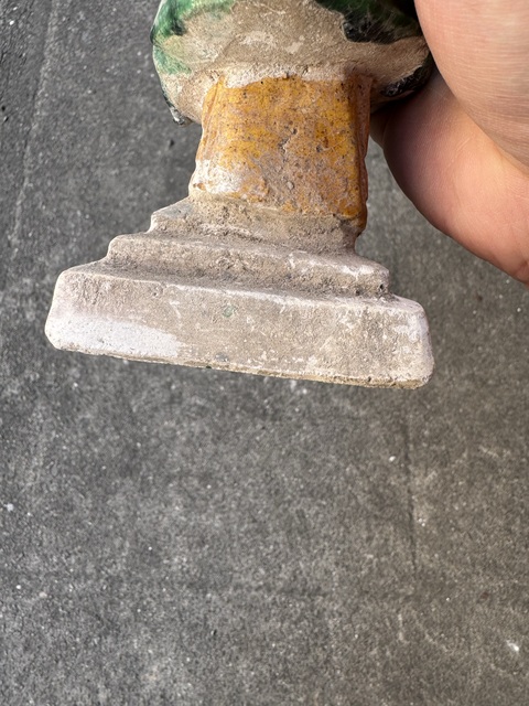 古玩陶瓷明代三彩陶俑真品鑒賞圖