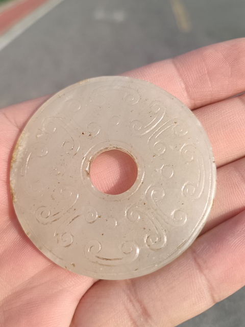 古玩玉器勾云紋玉璧真品鑒賞圖