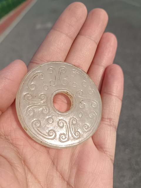 古玩玉器勾云紋玉璧真品鑒賞圖