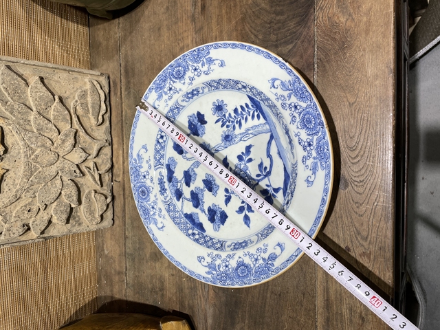 古玩陶瓷青花花卉盤真品鑒賞圖