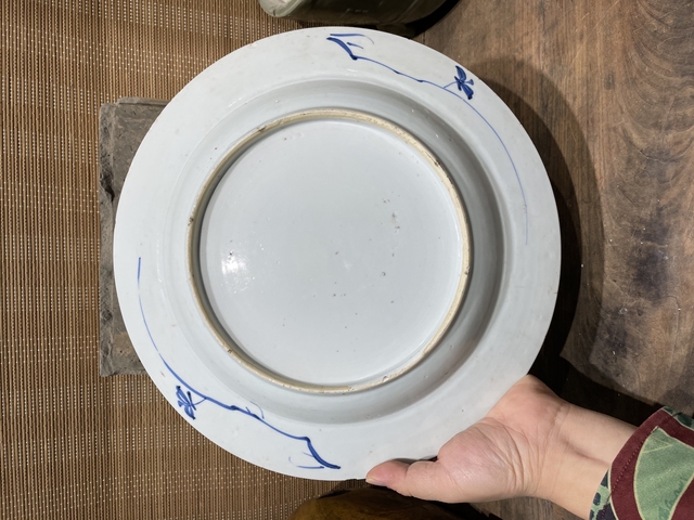 古玩陶瓷青花花卉盤真品鑒賞圖