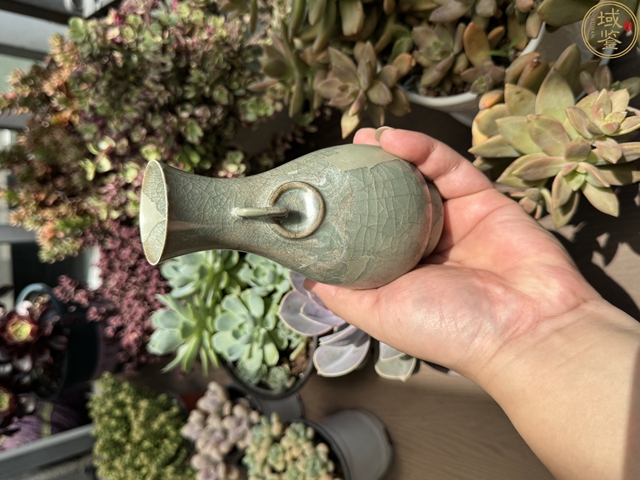 古玩陶瓷青瓷瓶真品鑒賞圖