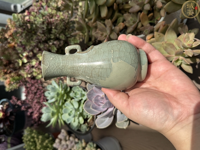 古玩陶瓷青瓷瓶真品鑒賞圖