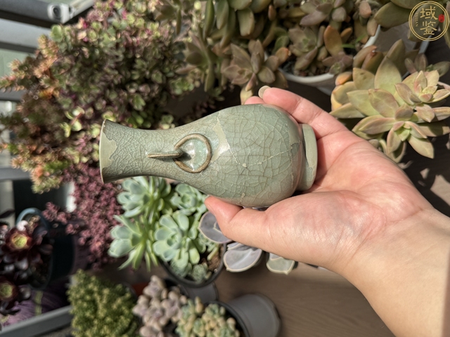 古玩陶瓷青瓷瓶真品鑒賞圖