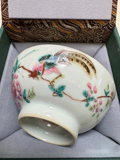 古玩陶瓷粉彩花鳥紋茶圓真品鑒賞圖